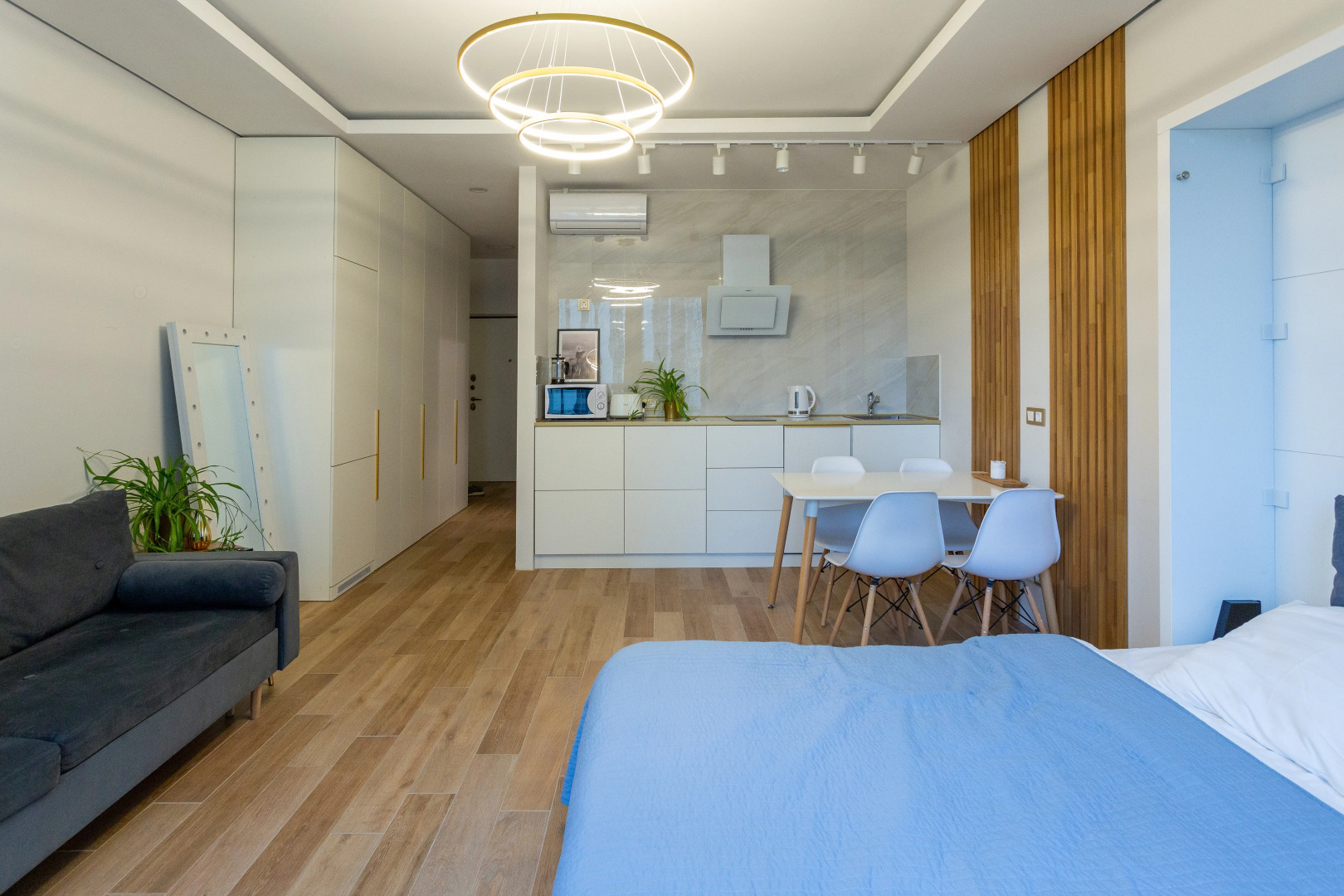 Апартаменты #3 White studio for 2+2 by Lo Apartments