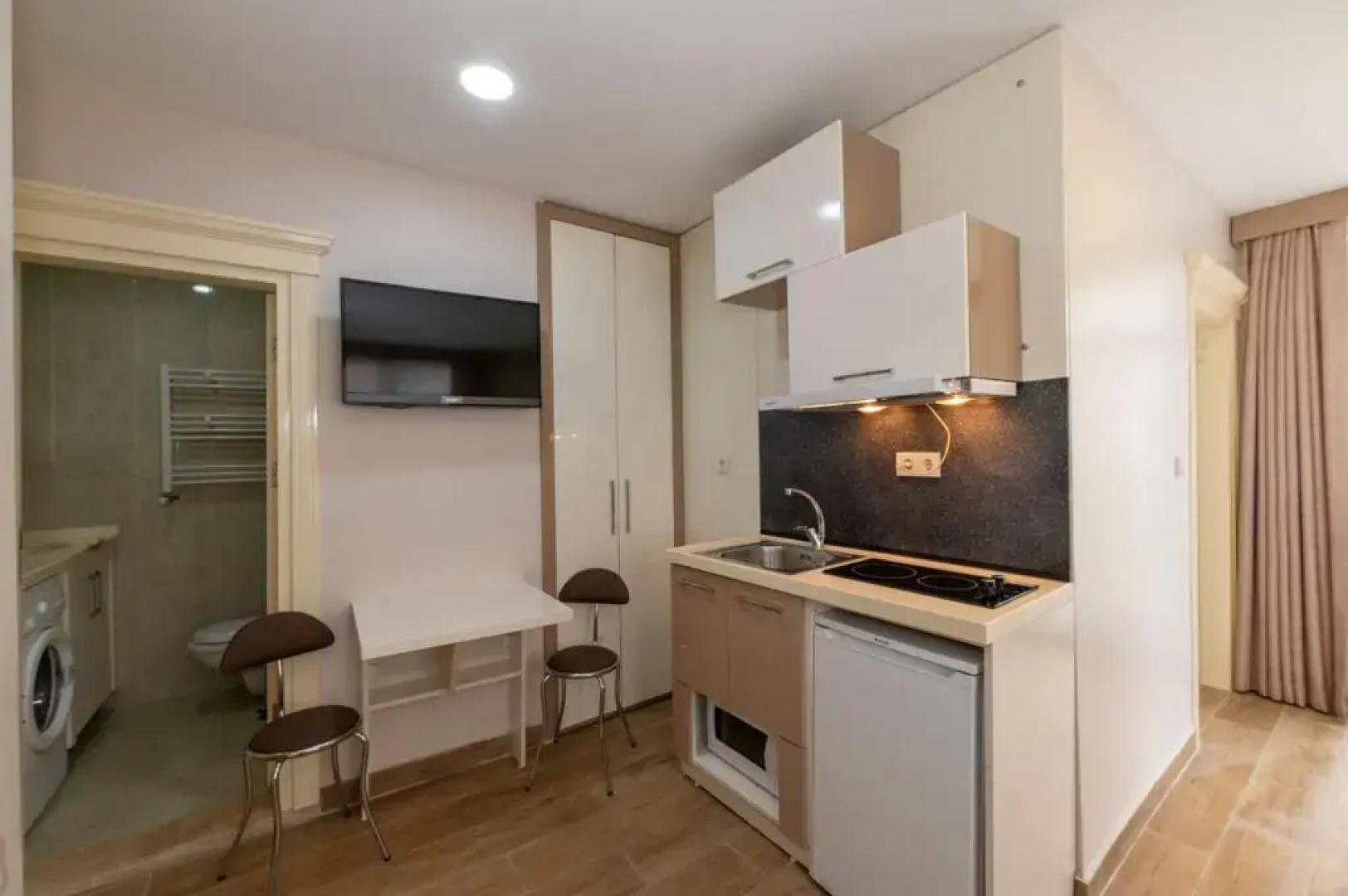 Отель Taksim Peri Suite