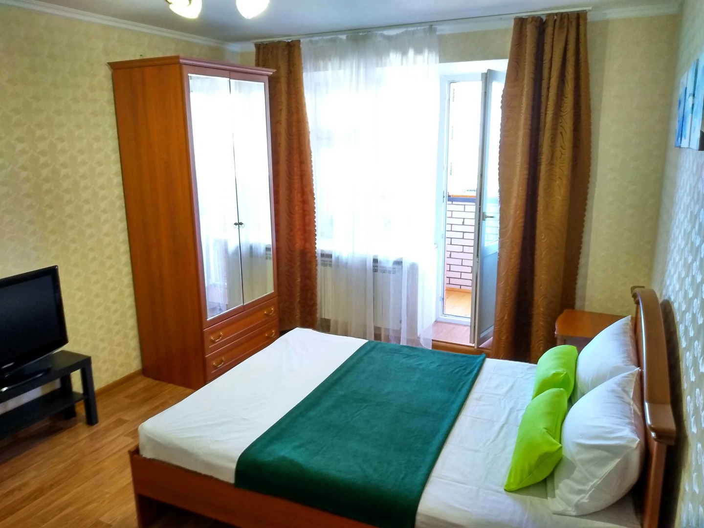 Квартира двухкомнатная на Маркова 8/2 с видом на залив