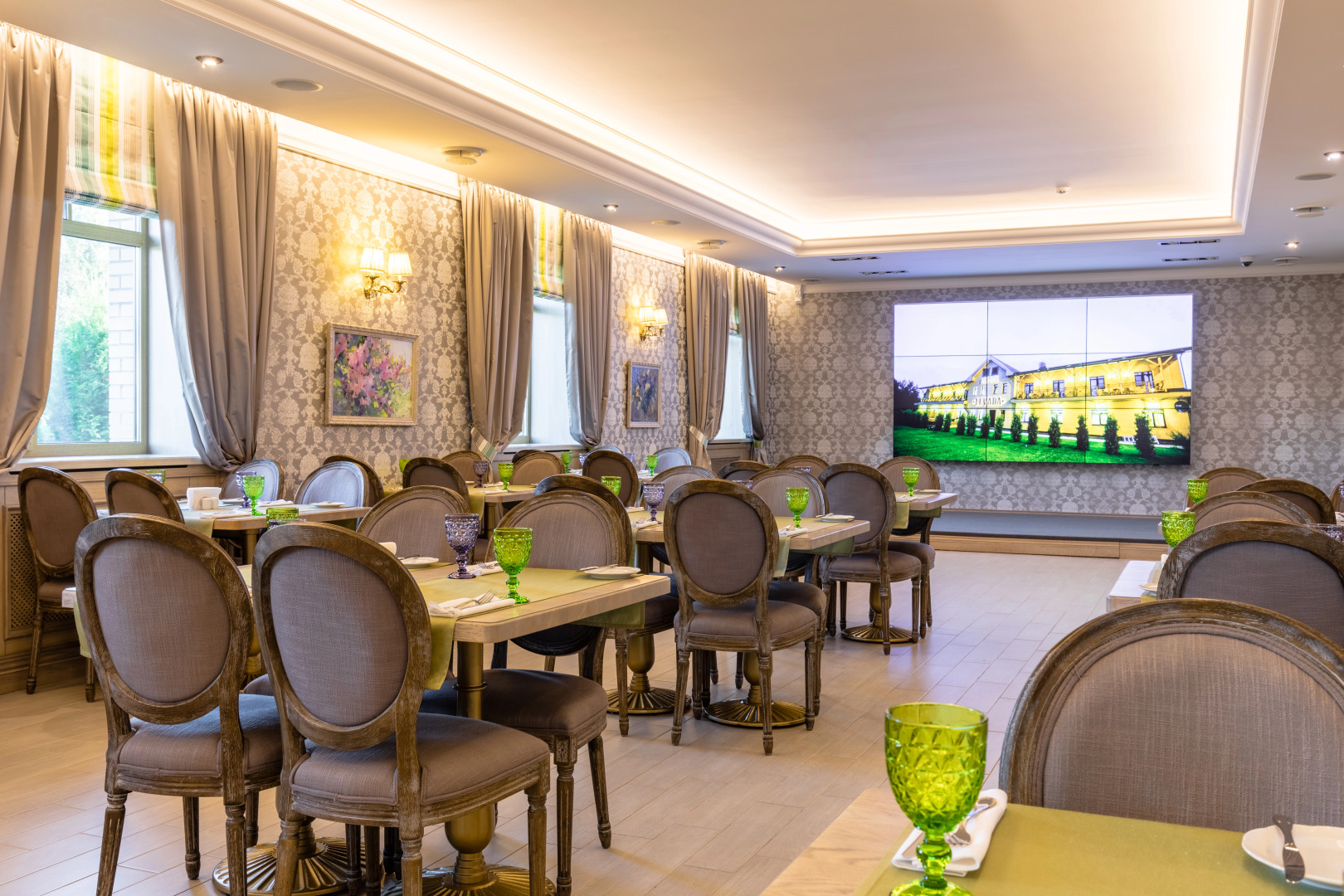 Отель Левада