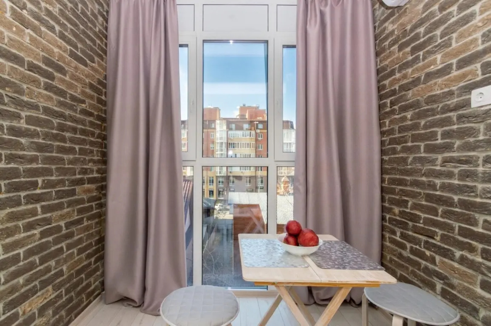 Апартаменты Мини студия с Панорамным Окном и парковкой