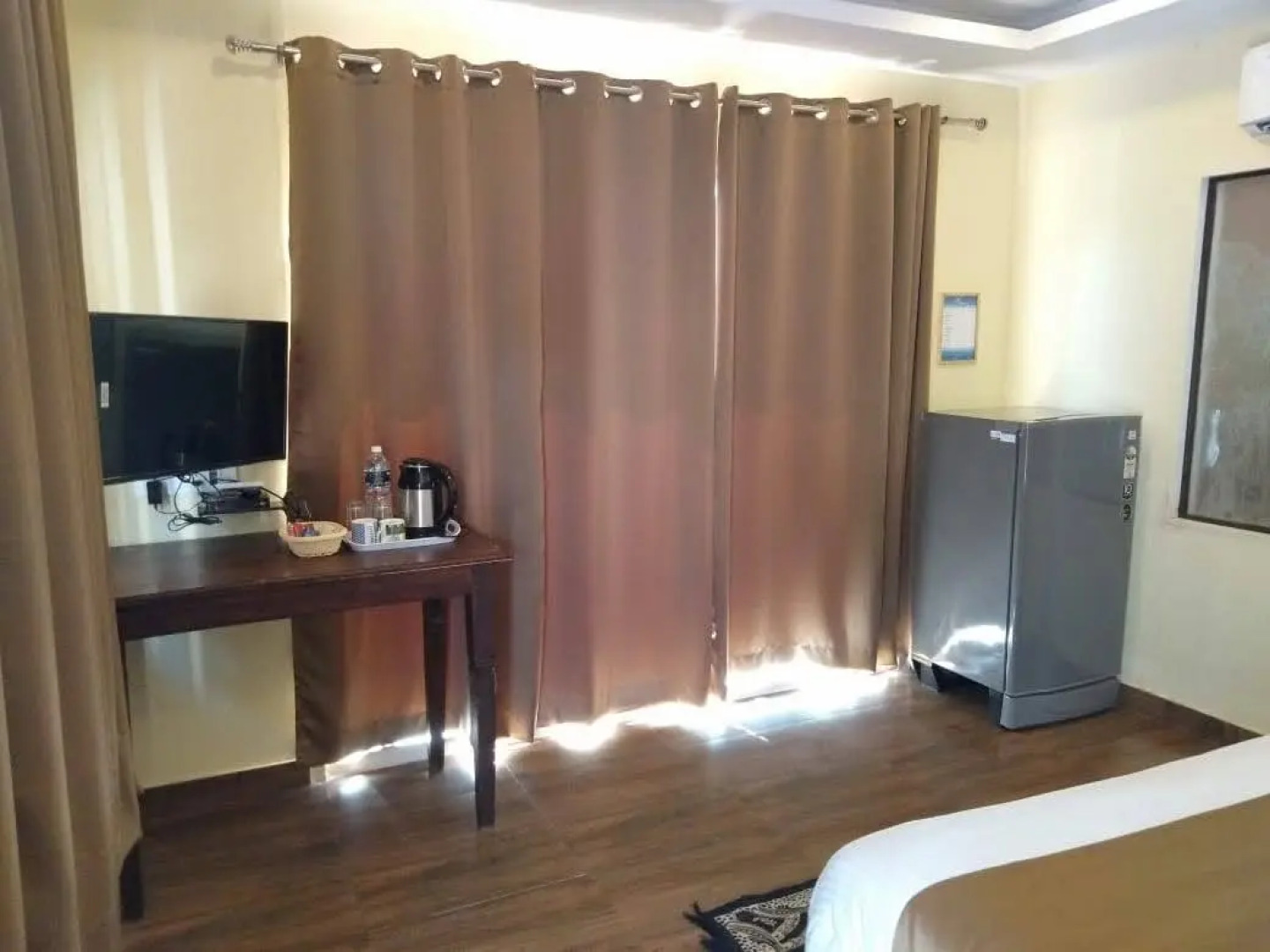 Отель Sea Shell Beach Cottages & Suite