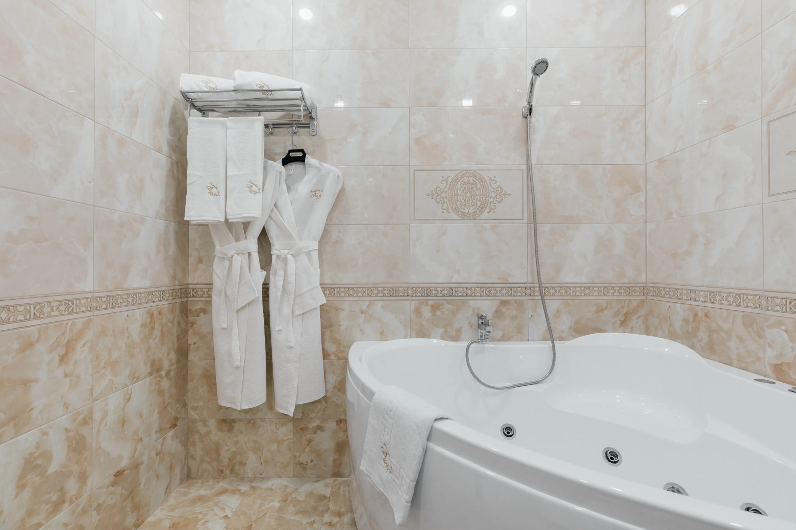 Отель Дизак