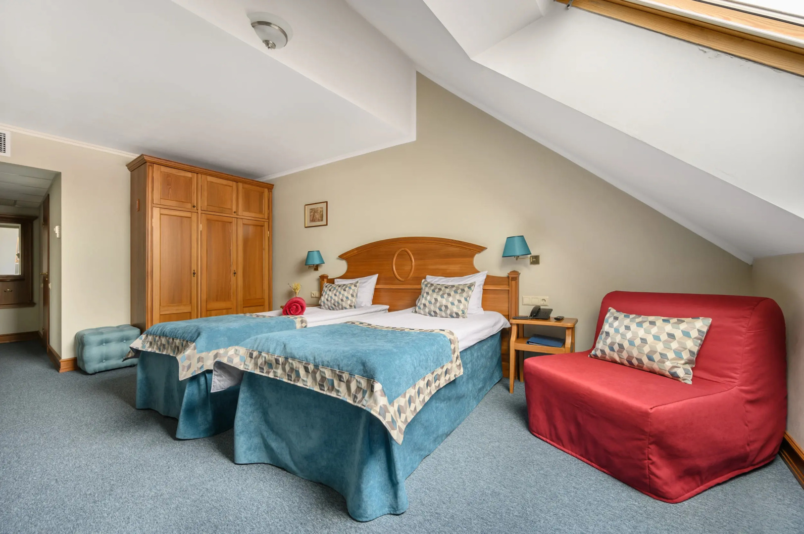 Отель Три Моста