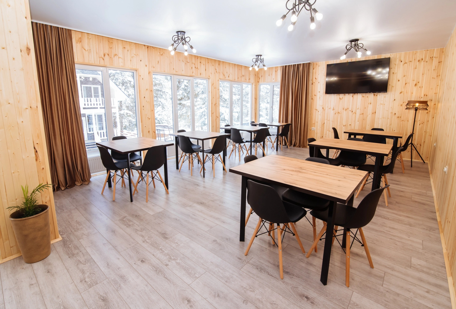 База Отдыха Hotel Brusnika