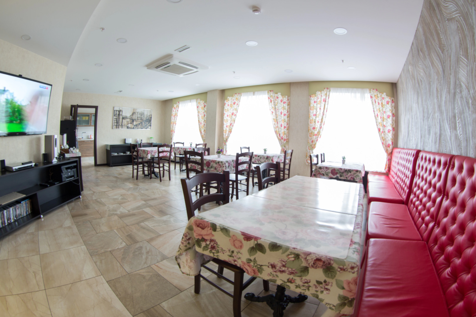 Отель Комендантская Дача