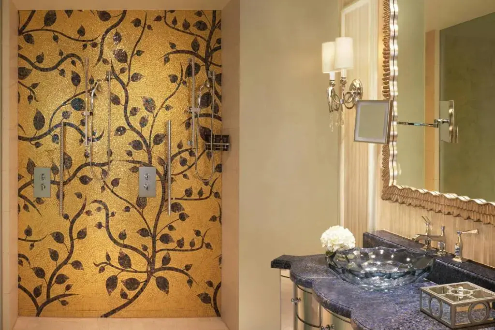 Отель The Ritz-Carlton Abu Dhabi, Grand Canal