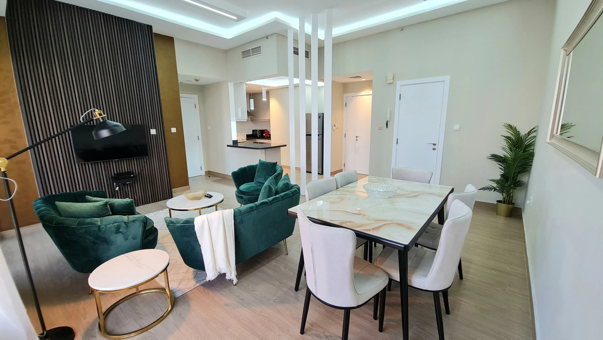 Апартаменты Marco Polo - High-rise 1BR Apt with Amazing Marina Views