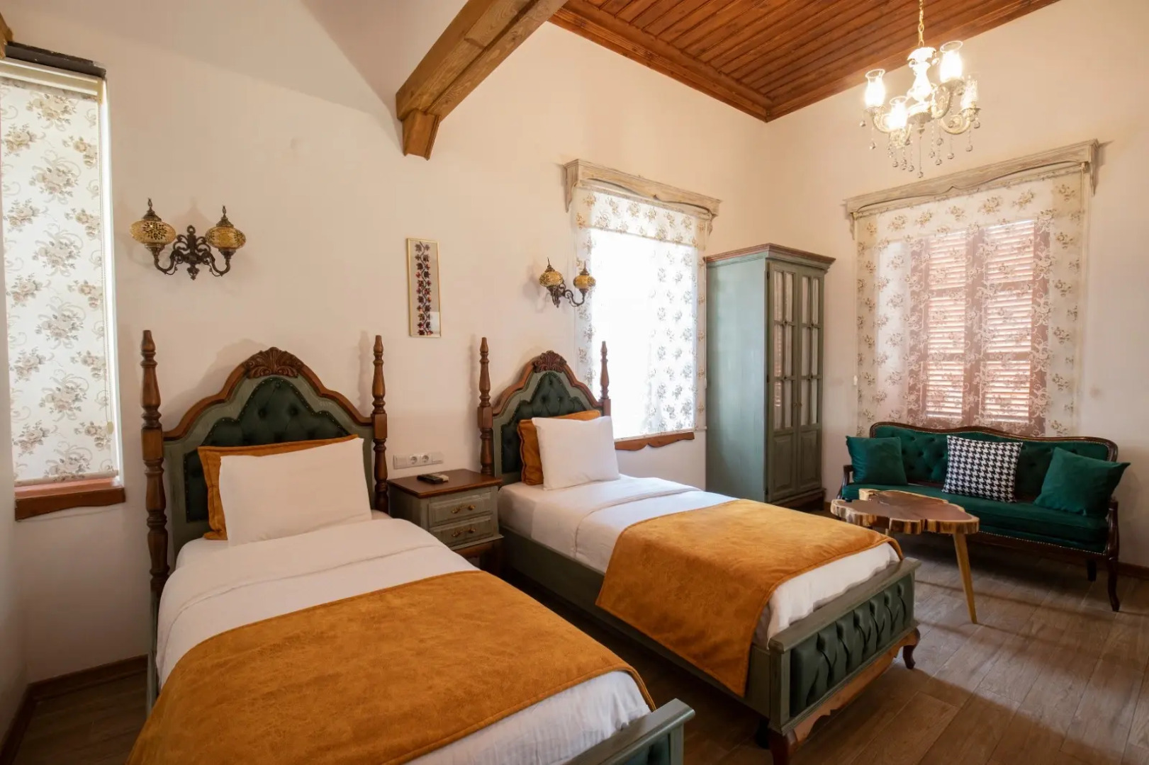 Отель White Garden