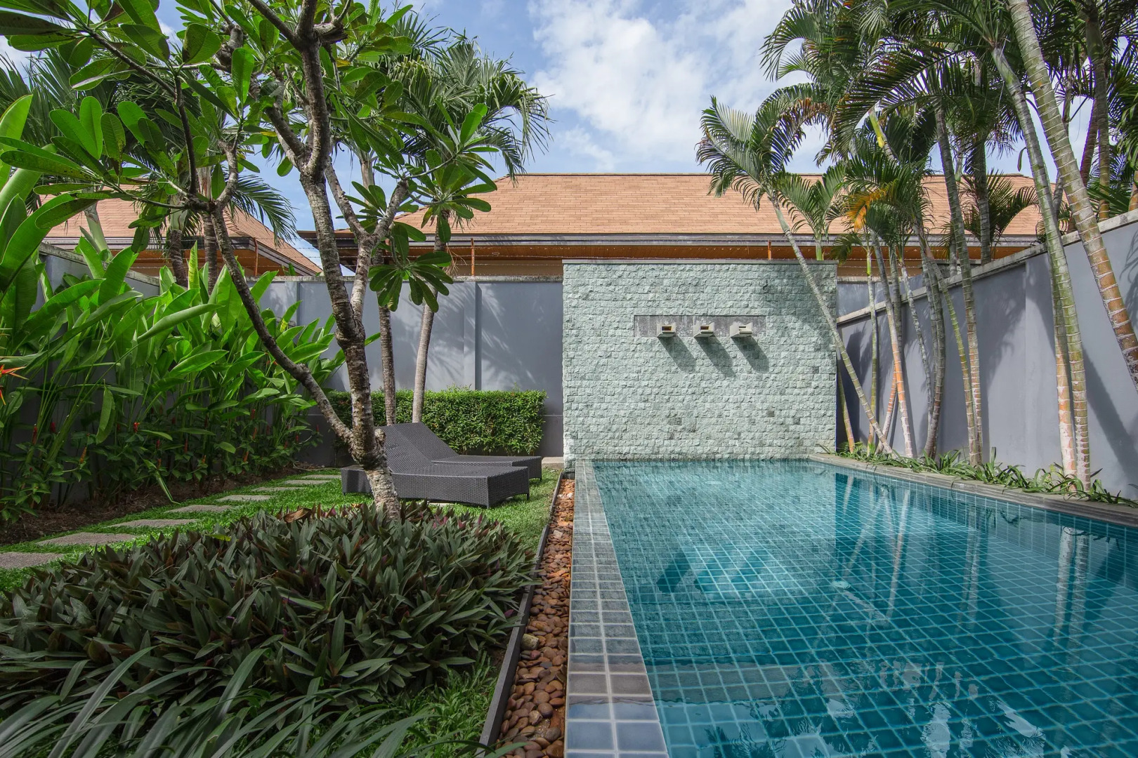 Отель Onyx Villas by TropicLook