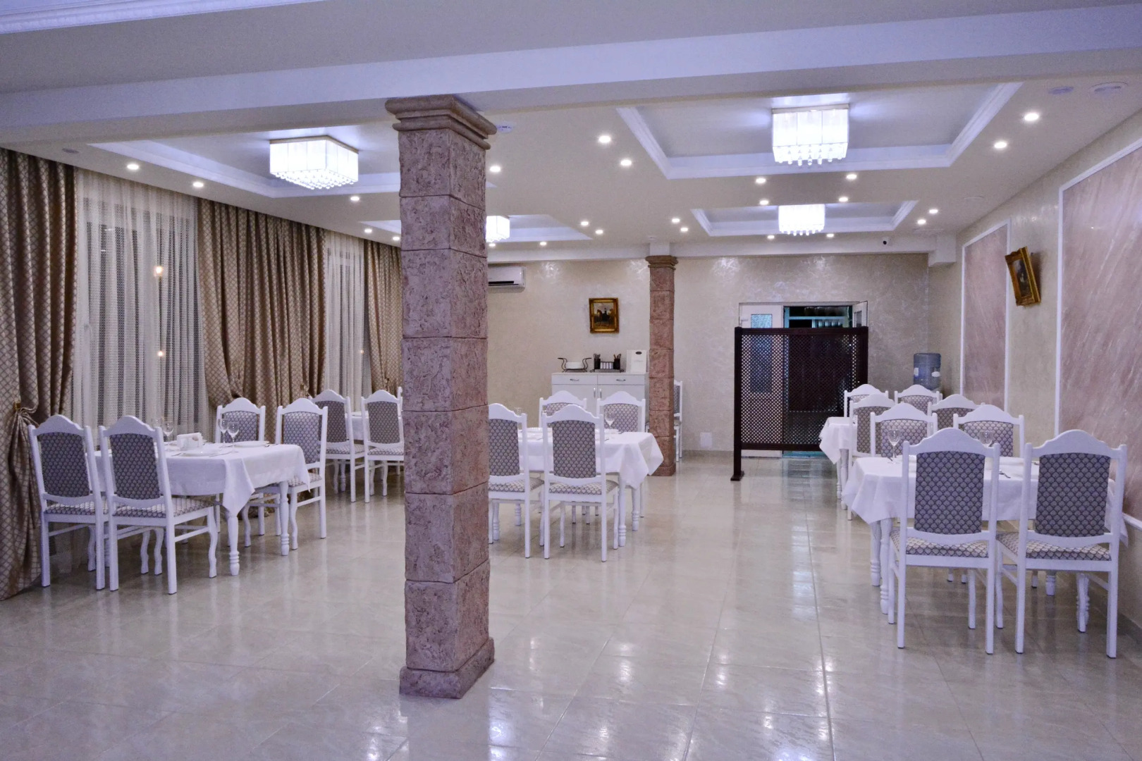 Отель Лоо де люкс