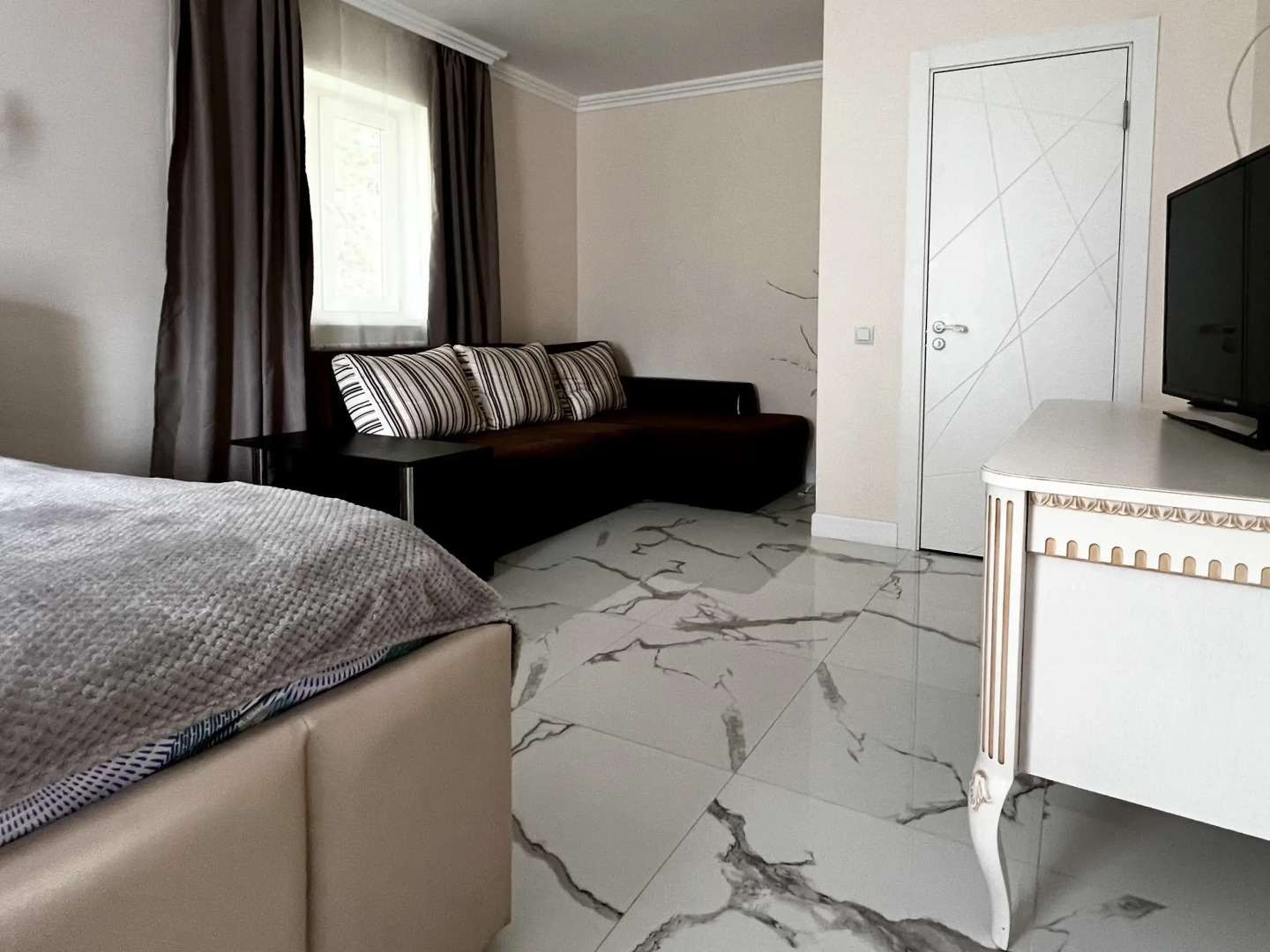 Гостевой дом Загородный коттедж на берегу собственного озера