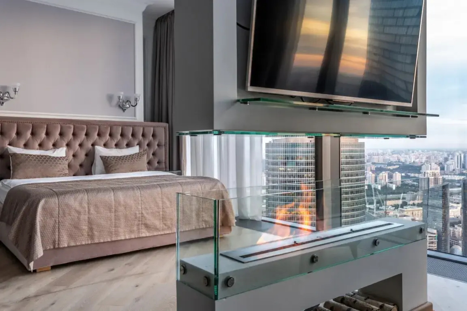 Romantic apart on 71 floor