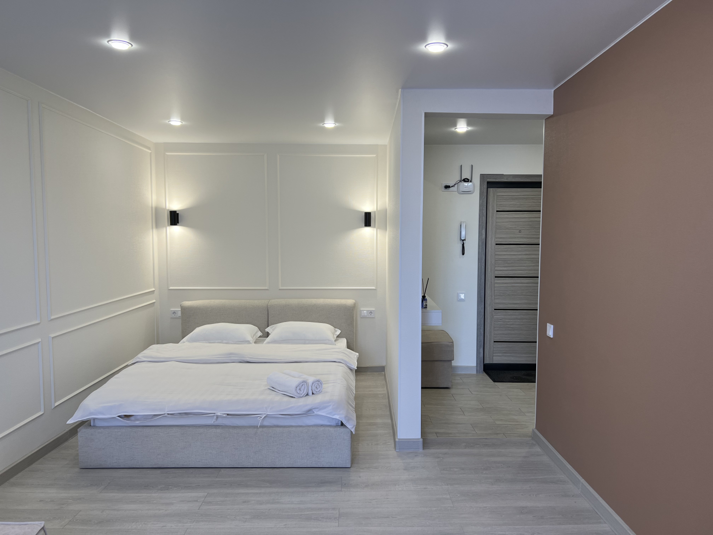 Апартаменты Дизайнерские "Batman-House"