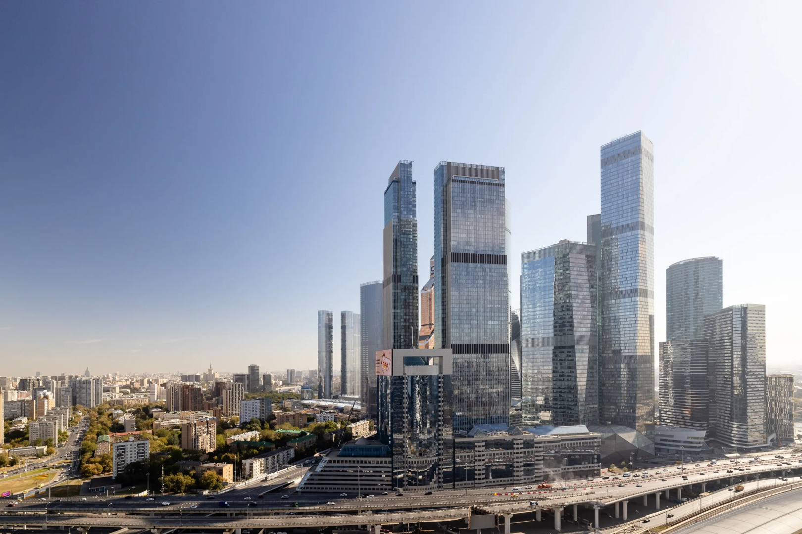 Апартаменты FAMILY CITY трехкомнатные с видом на Москва-Сити