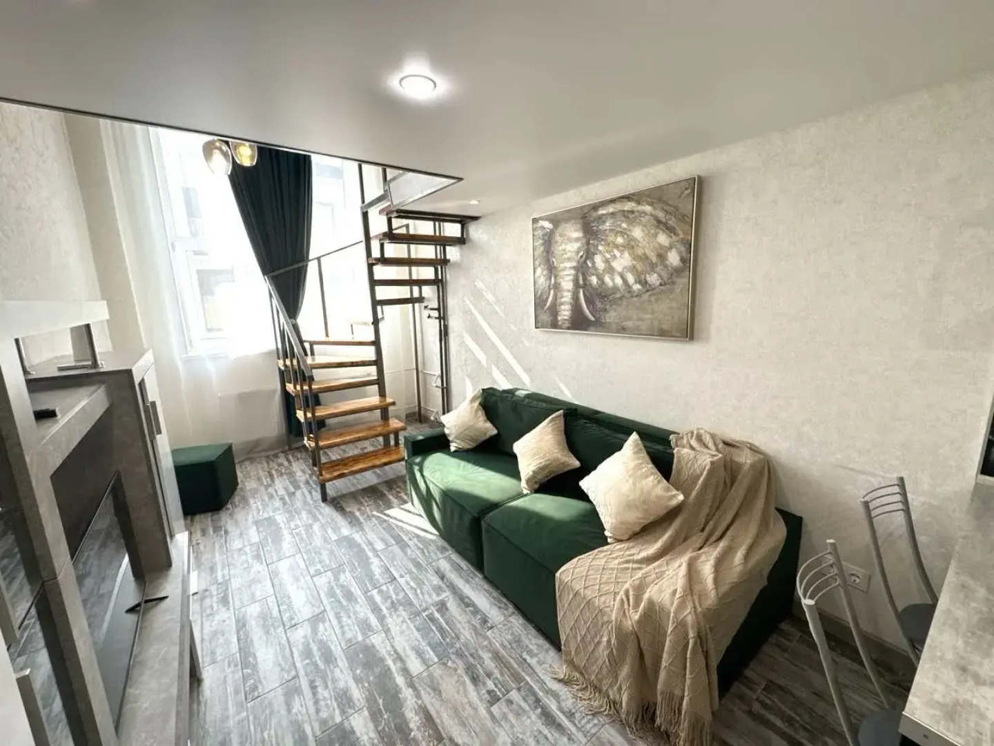 Апартаменты Дизайнерские двухуровневые 54 м2