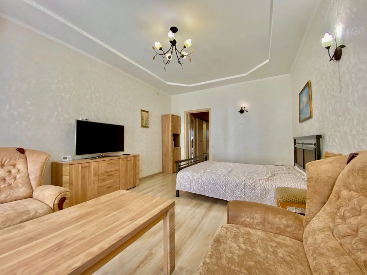 Квартира Люкс с балконом на Набережной Ялты