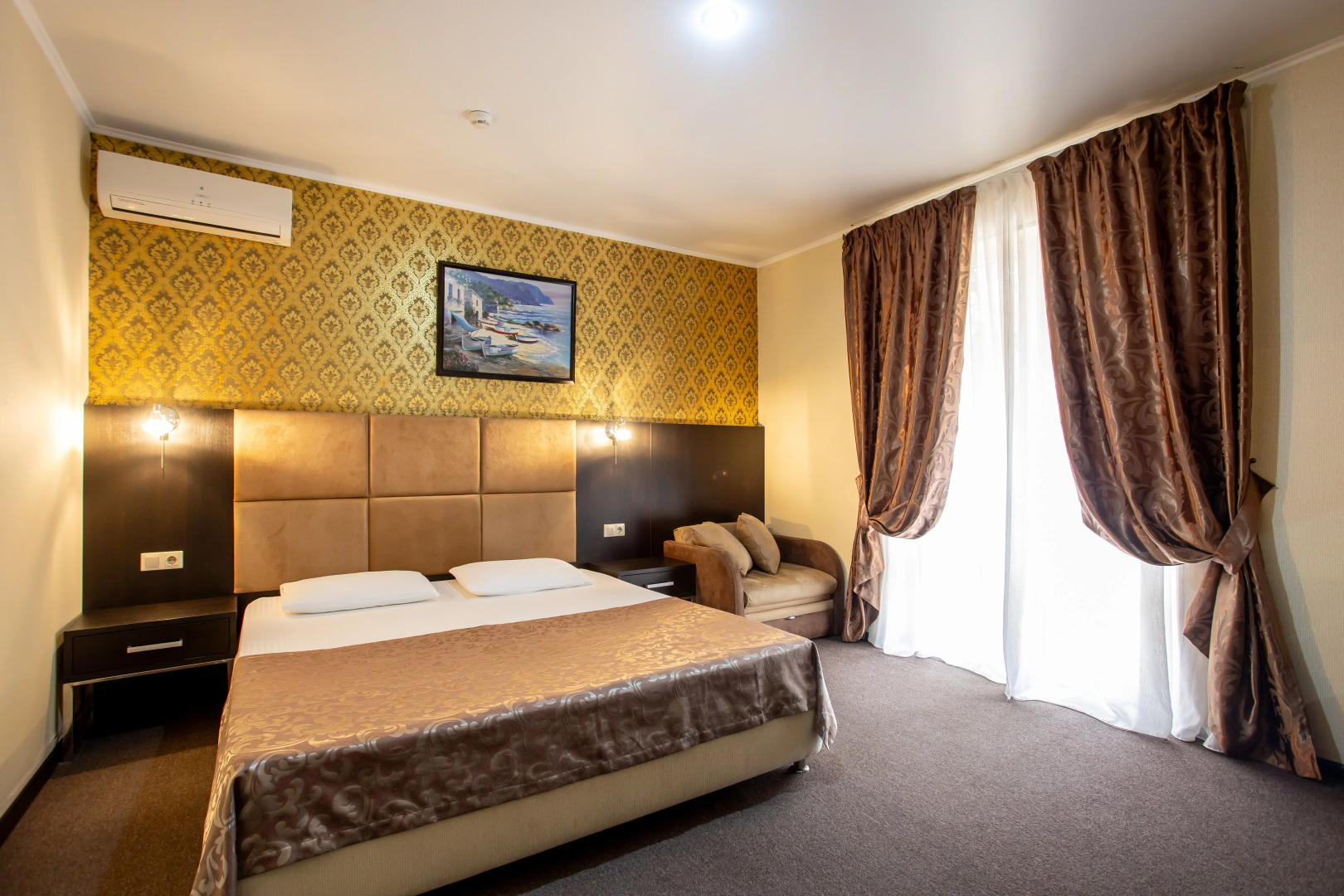 Отель Голден Кидс