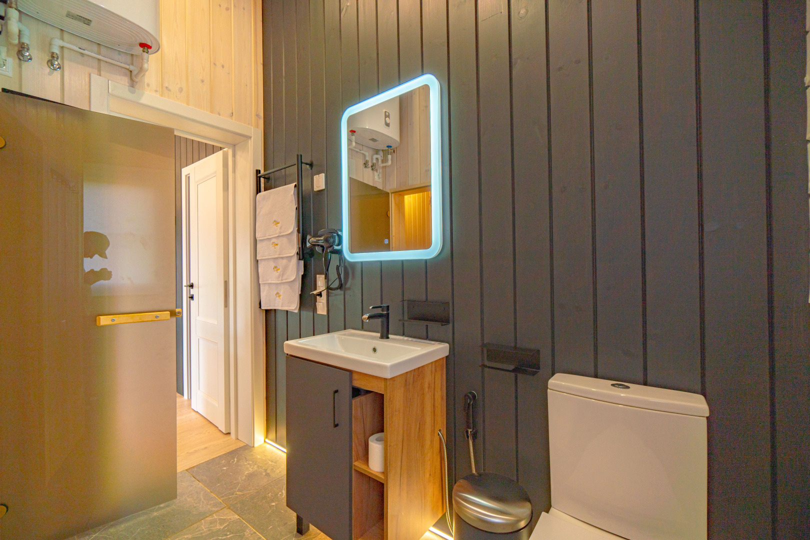 Частный Дом с Панорамными Окнами на Можайском Море