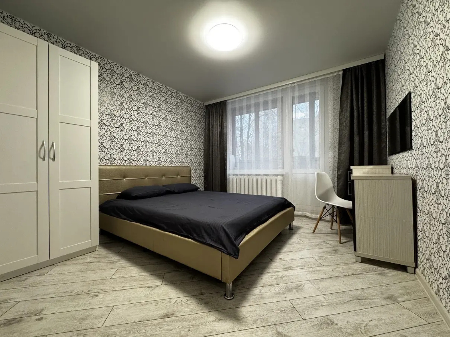 Апартаменты Трехкомнатные на Днепровском бульваре 66