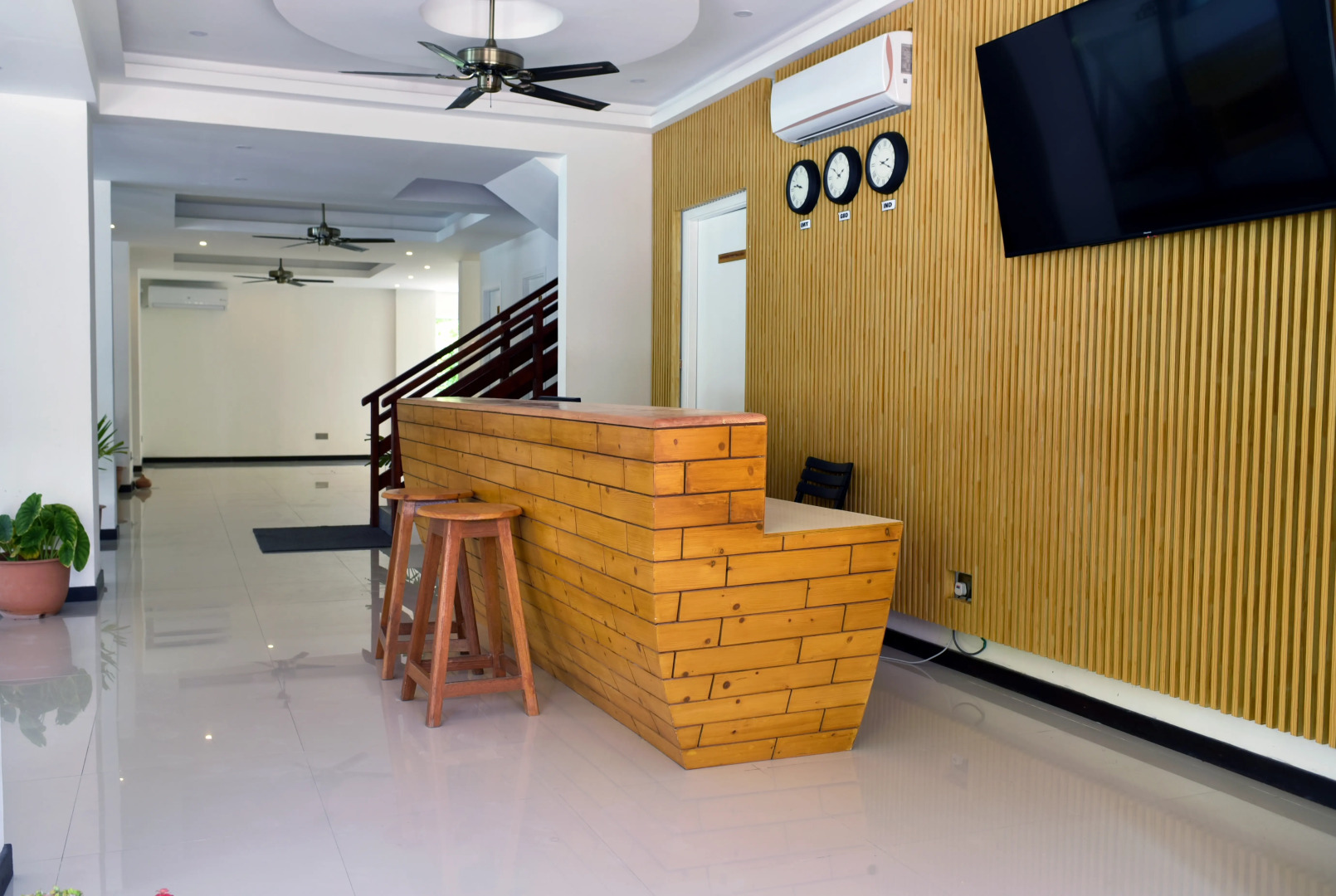 Отель Grand Beach Dhigurah