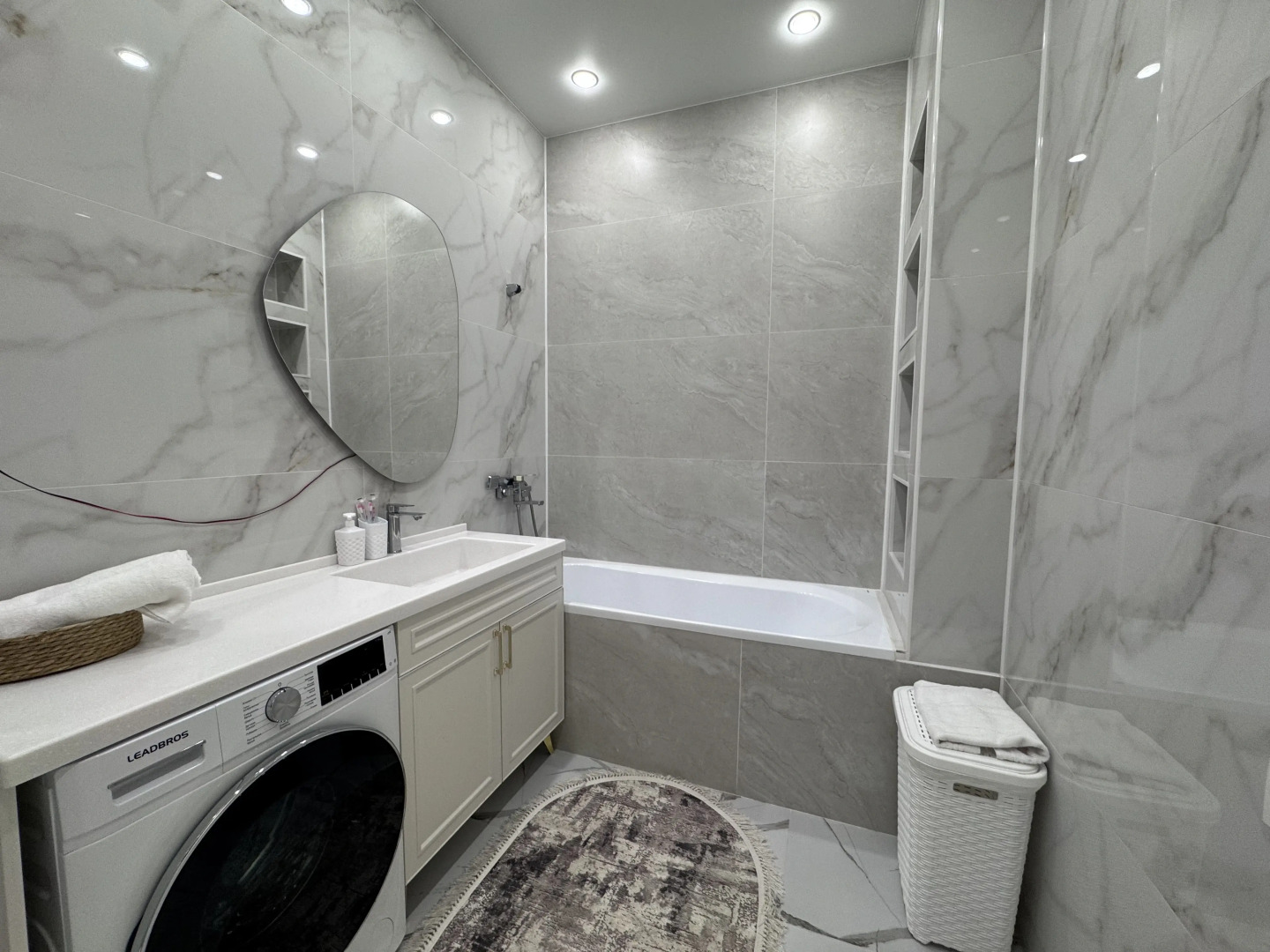 Квартира 700 возле метро с развитой инфраструктурой