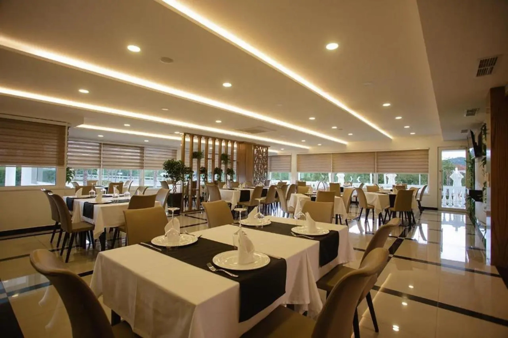 Отель Kompleksi Exalco Al