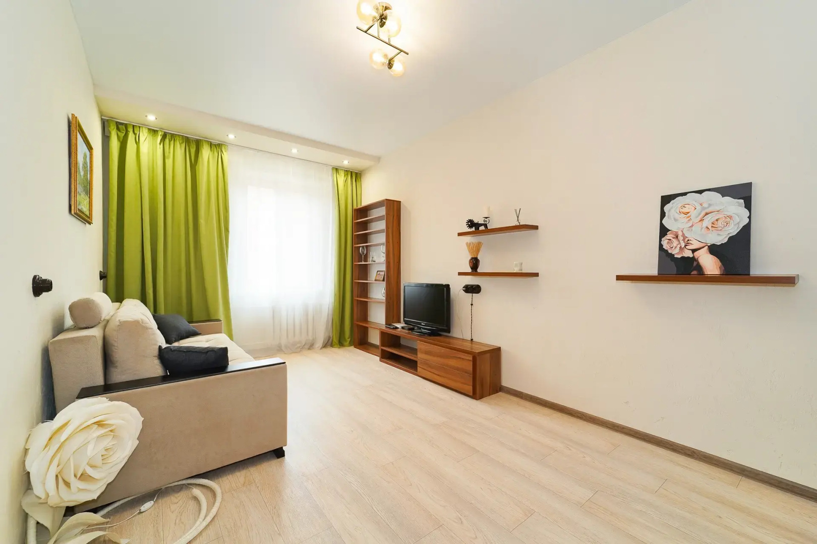 Двухкомнатная Квартира на Интернациональной 13