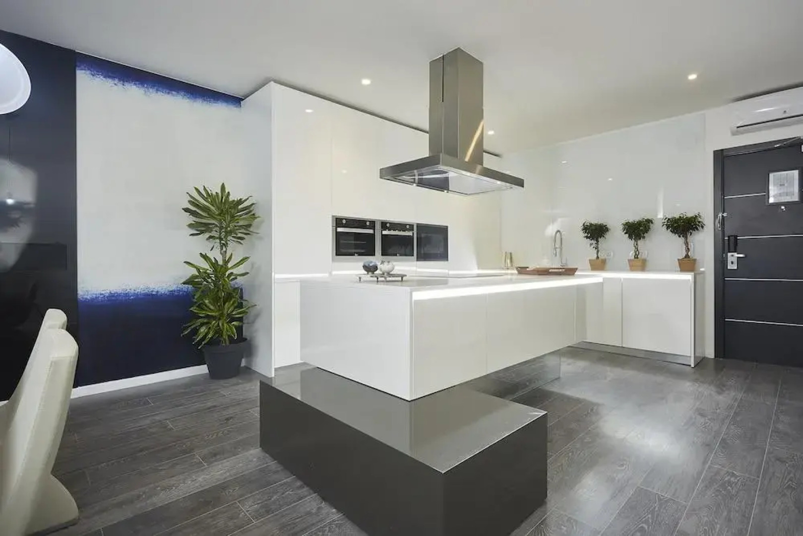 Отель Kwarleyz Residence