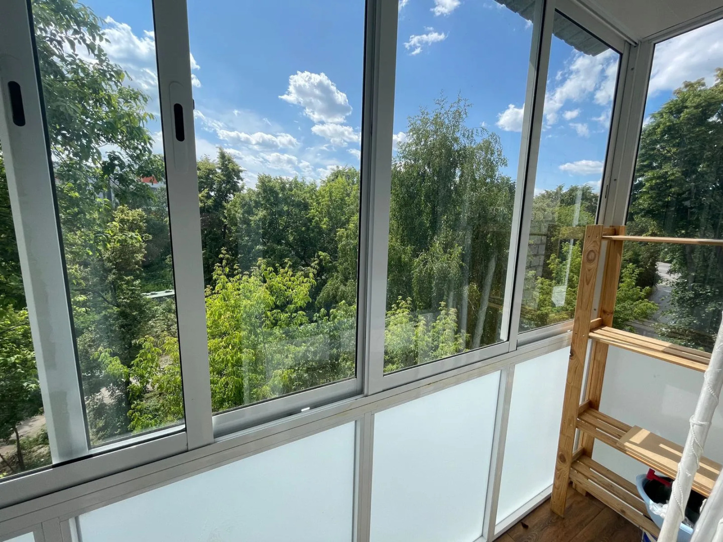 Апартаменты 2-х комнатные апартаменты на Есенина 69