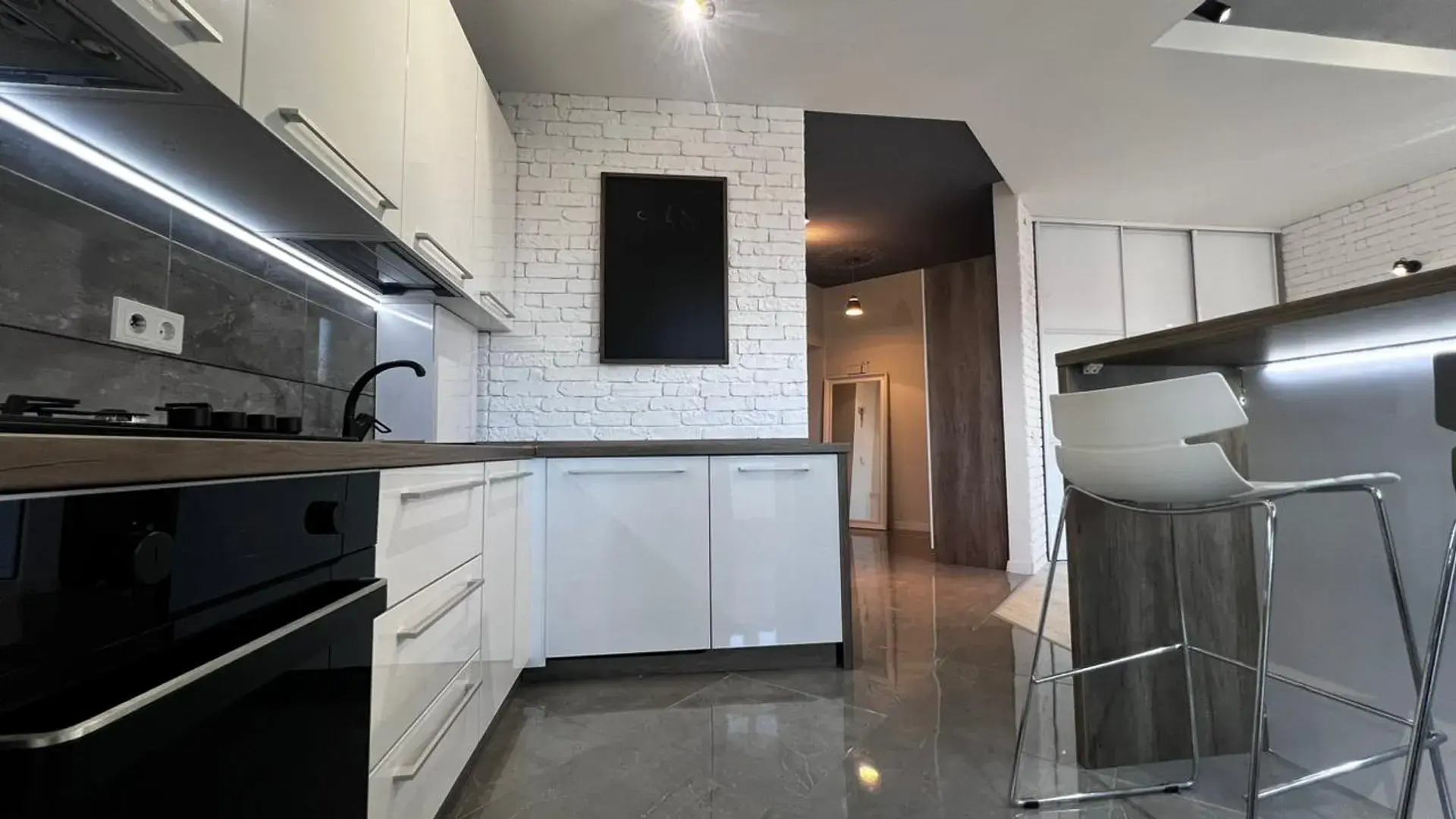 Апартаменты Стильная студия на побережье