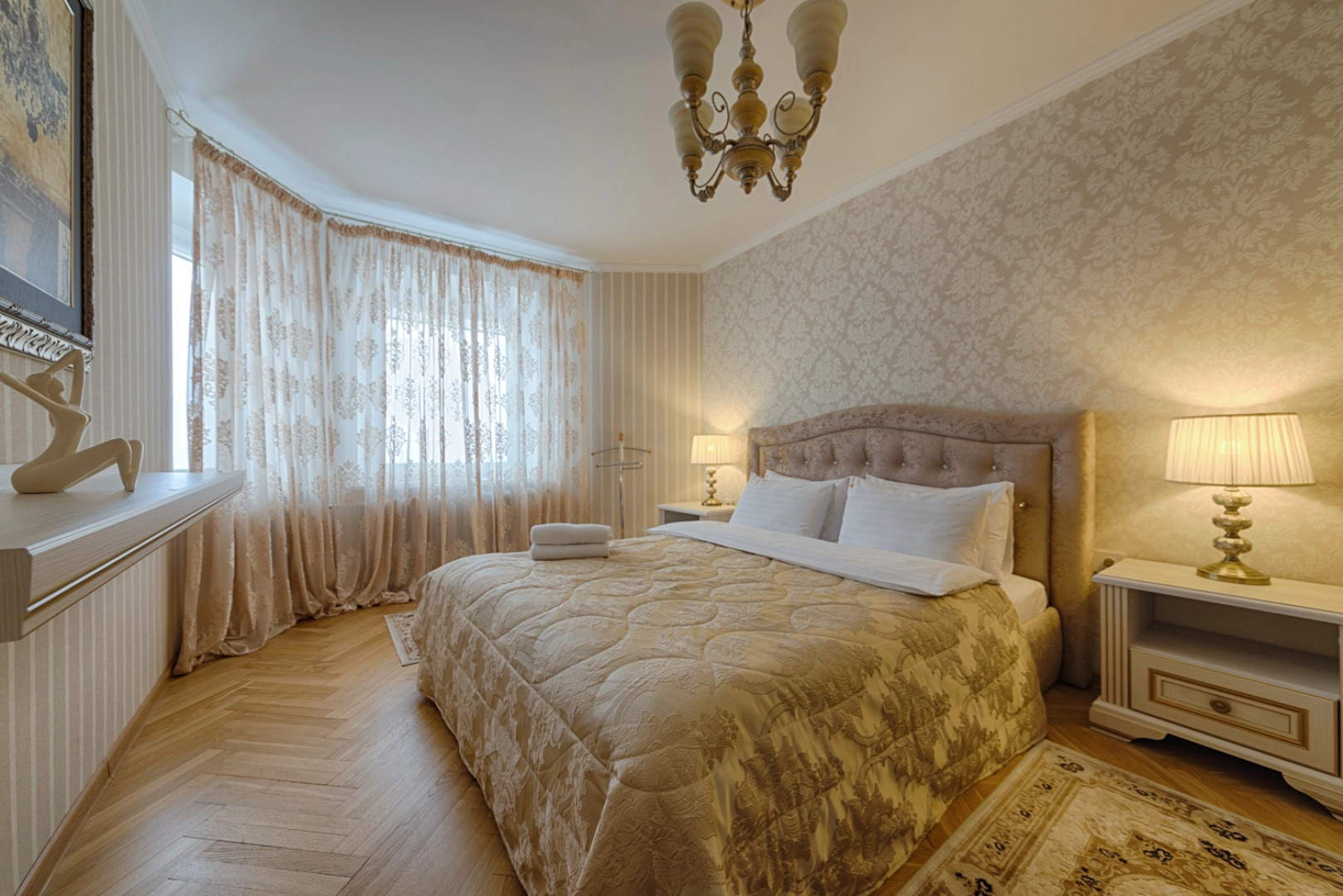 Апартаменты 5-комнатные HomeApart Сторожовская, 8