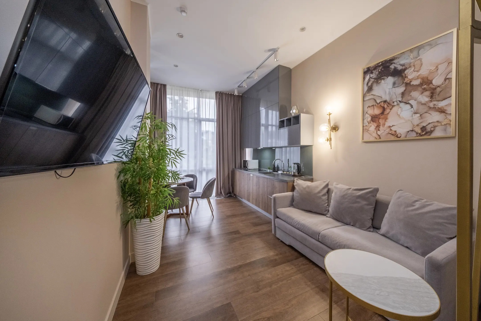 Апартаменты Миррор