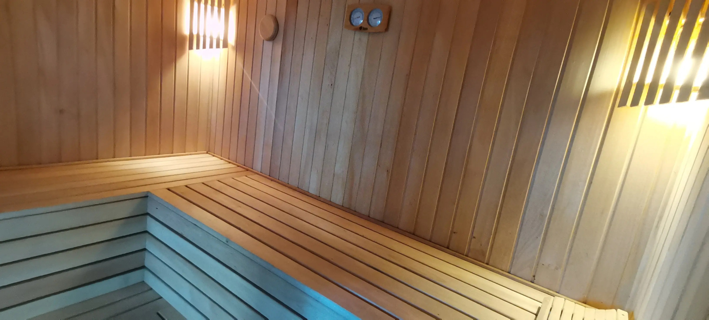 Частный дом на берегу моря с бассейном