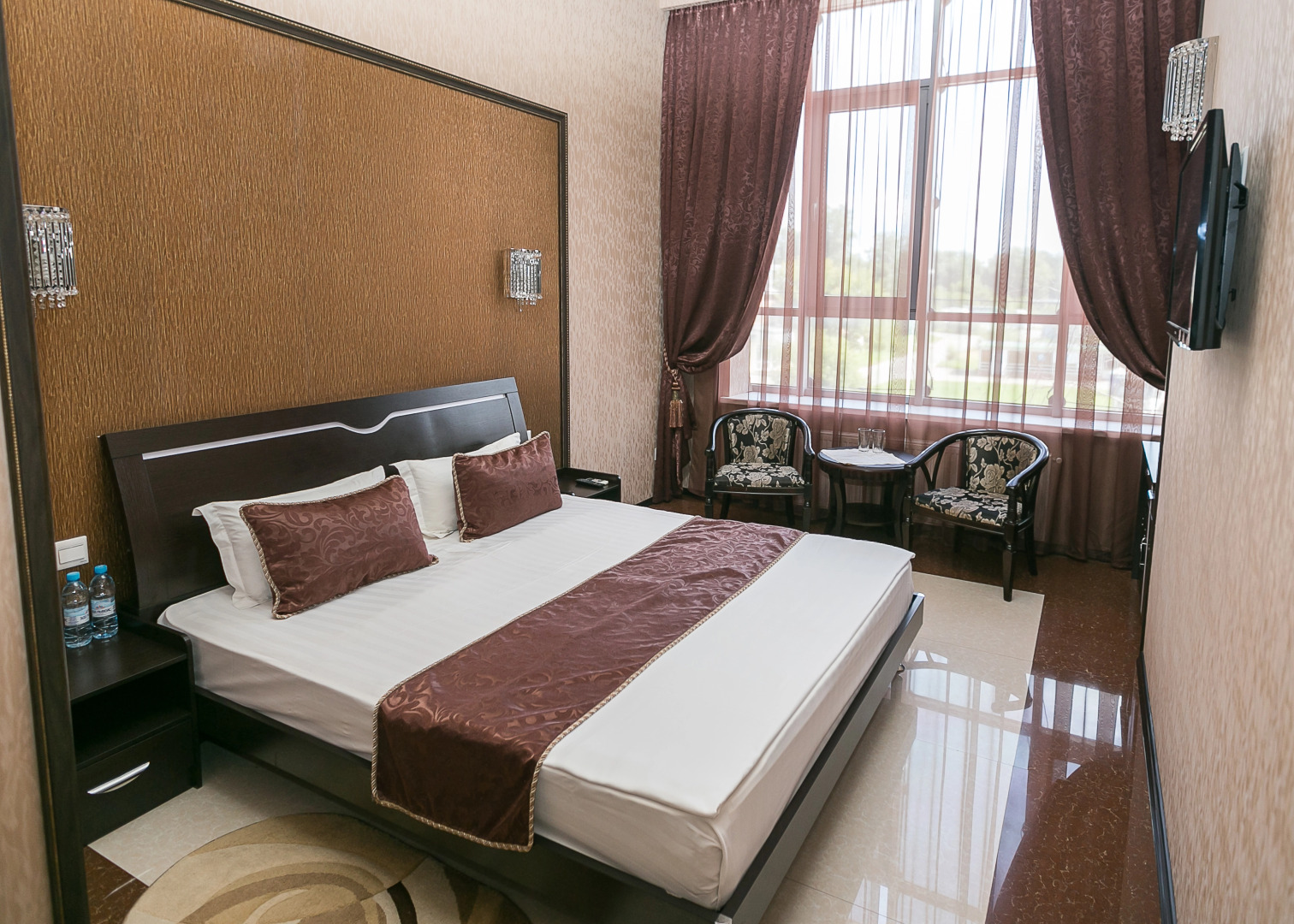 Golden House Отель