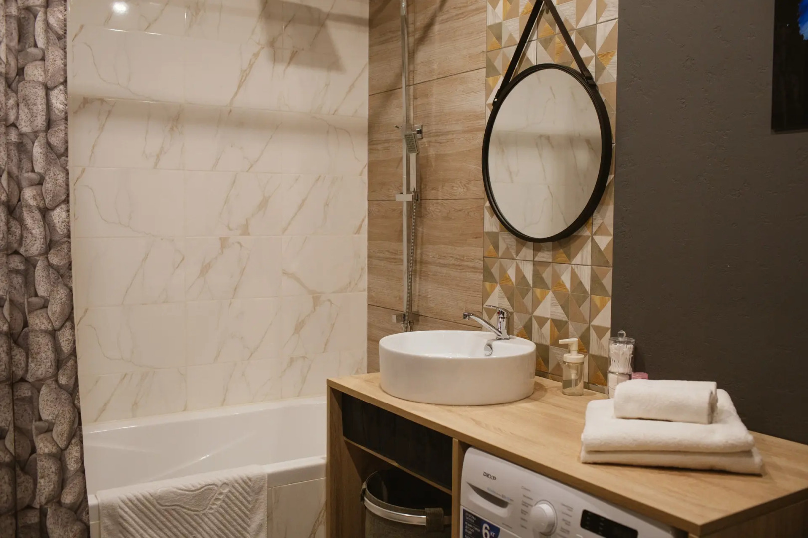 Просторные апартаменты с балконом