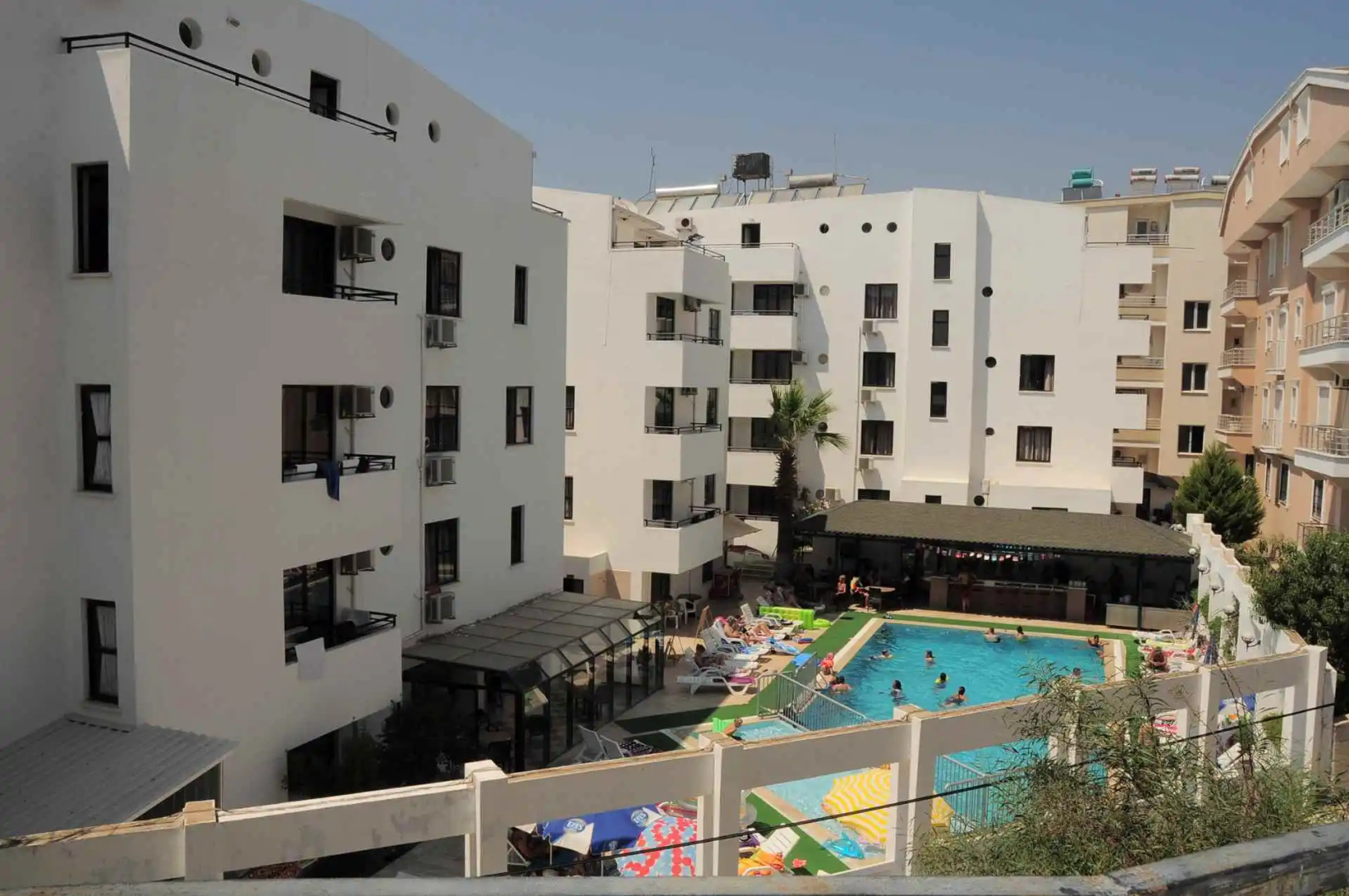 Апарт-Отель Tuntas Suites Altinkum