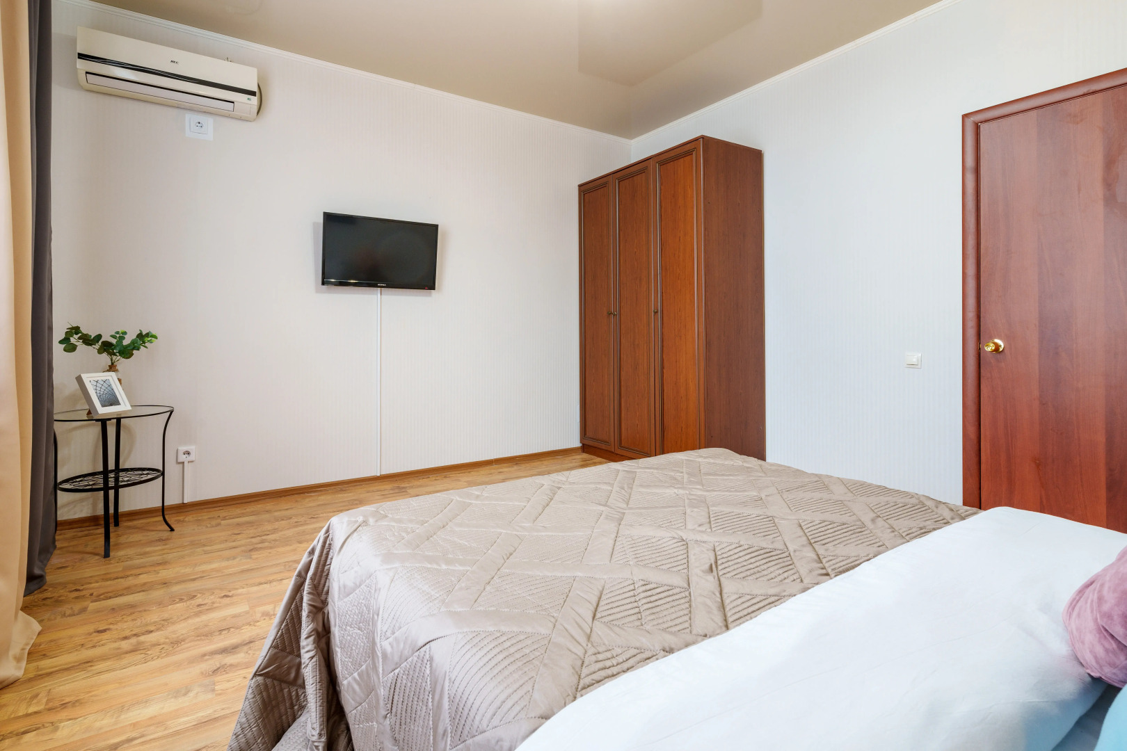 Квартира двухкомнатная Апарт-Отелика в Шаговой Доступности к Парку Галицкого