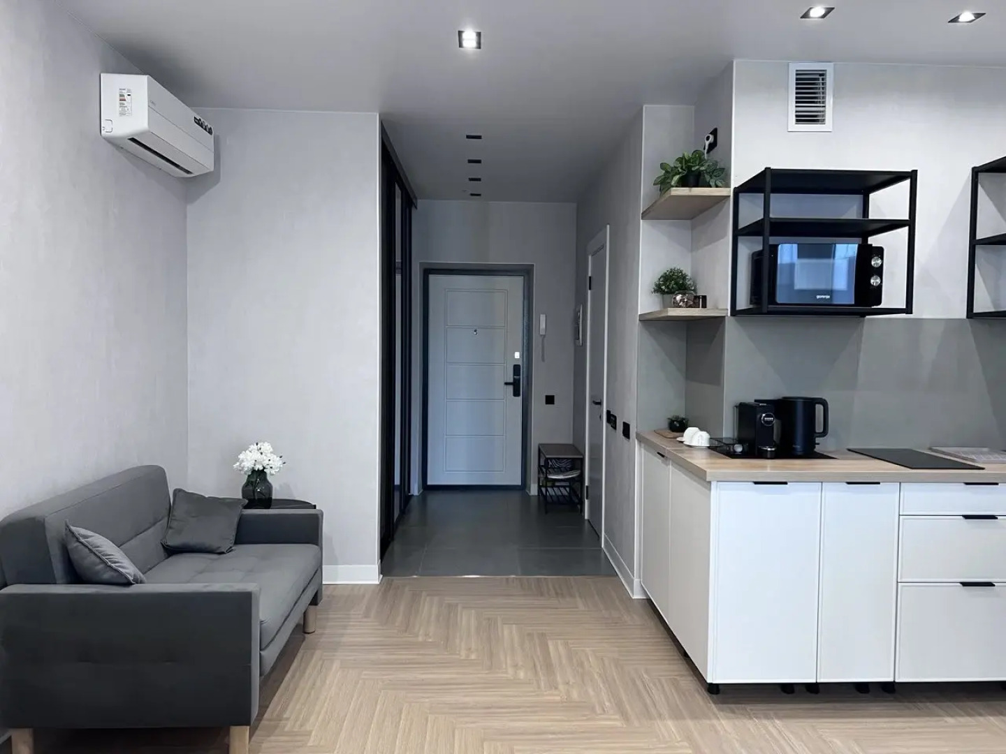 Квартира Стильная новая студия рядом с метро