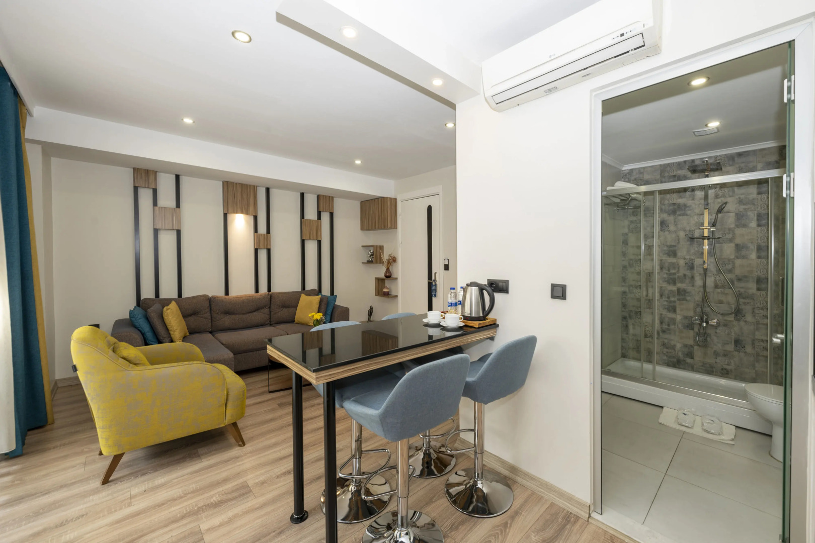 Отель The Marions Suite