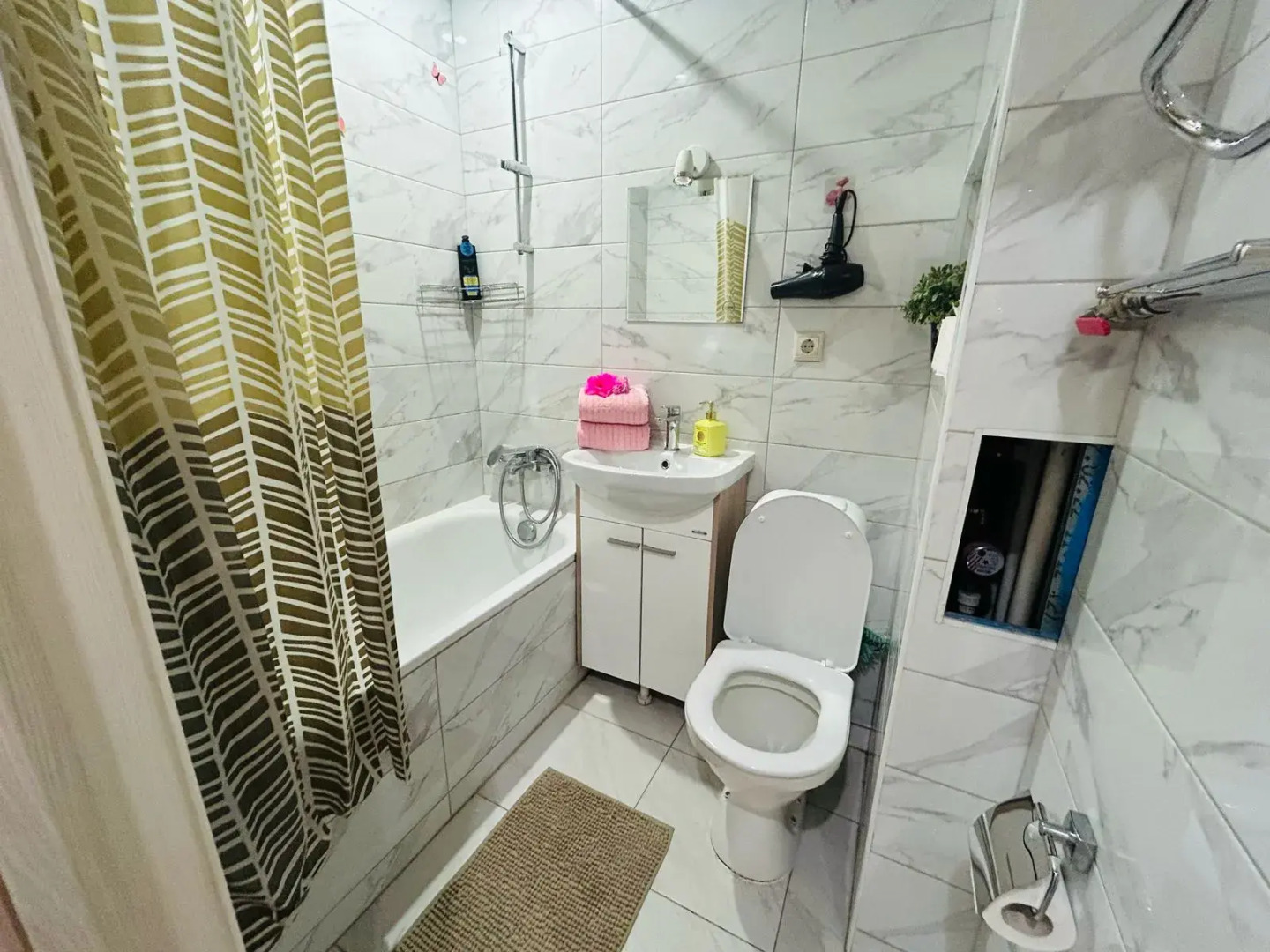 Квартира GoldApart Качалинская 9