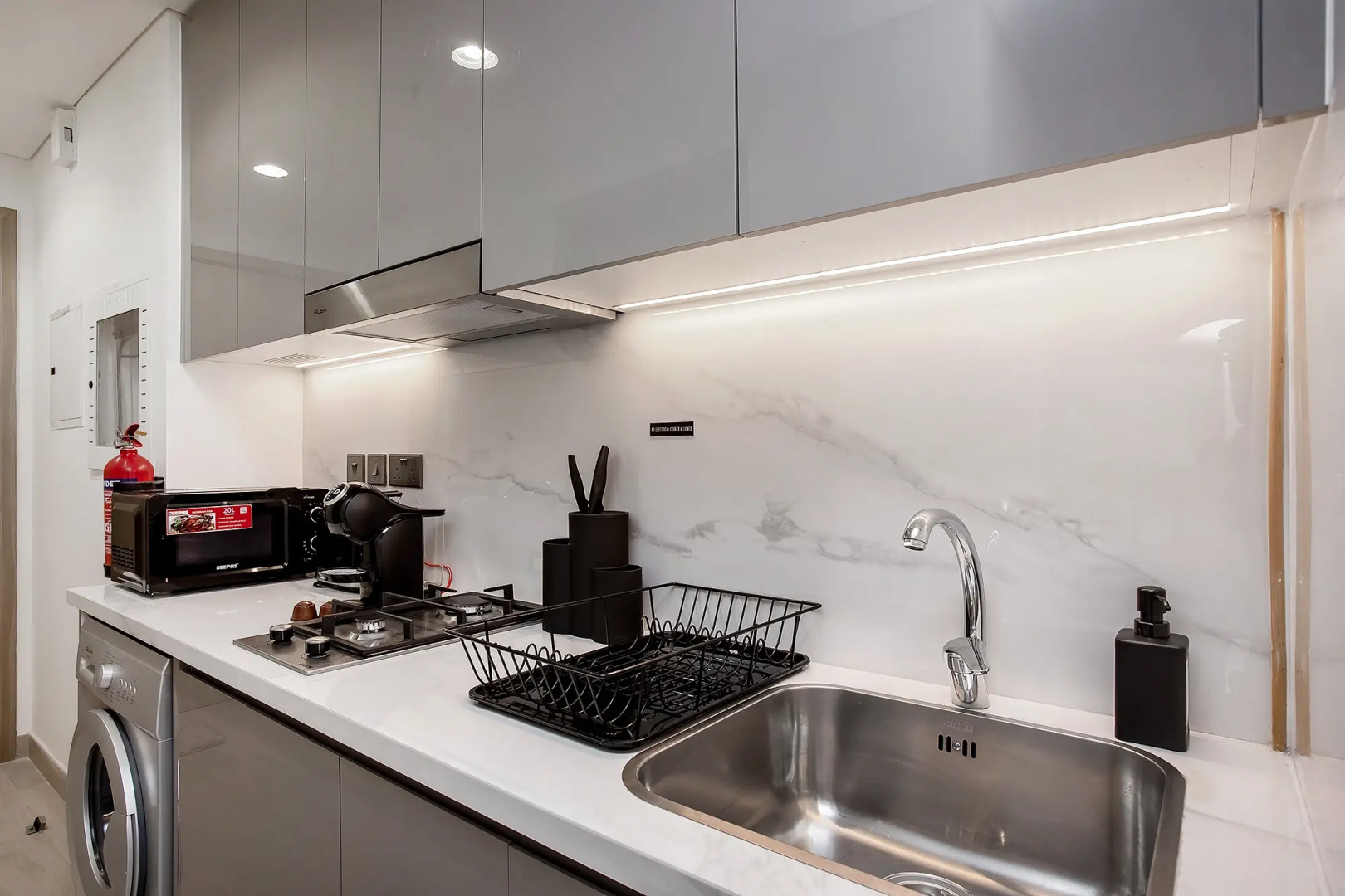 Апартаменты Modern studio in Azizi Riviera