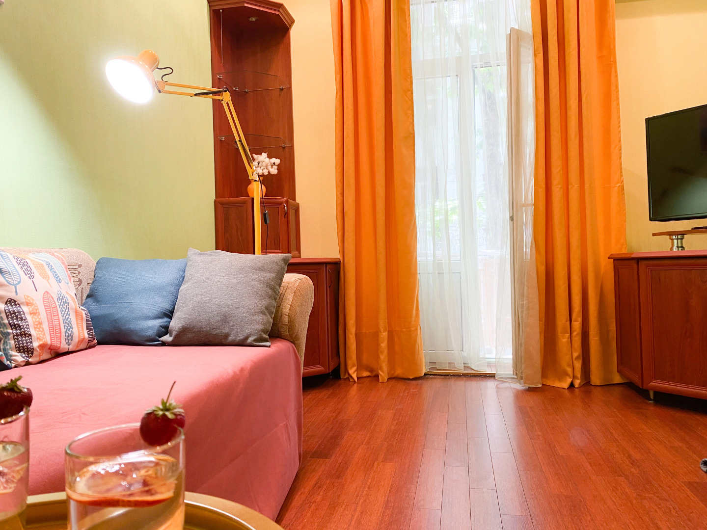 Апартаменты Счастье жить в центре Севастополя