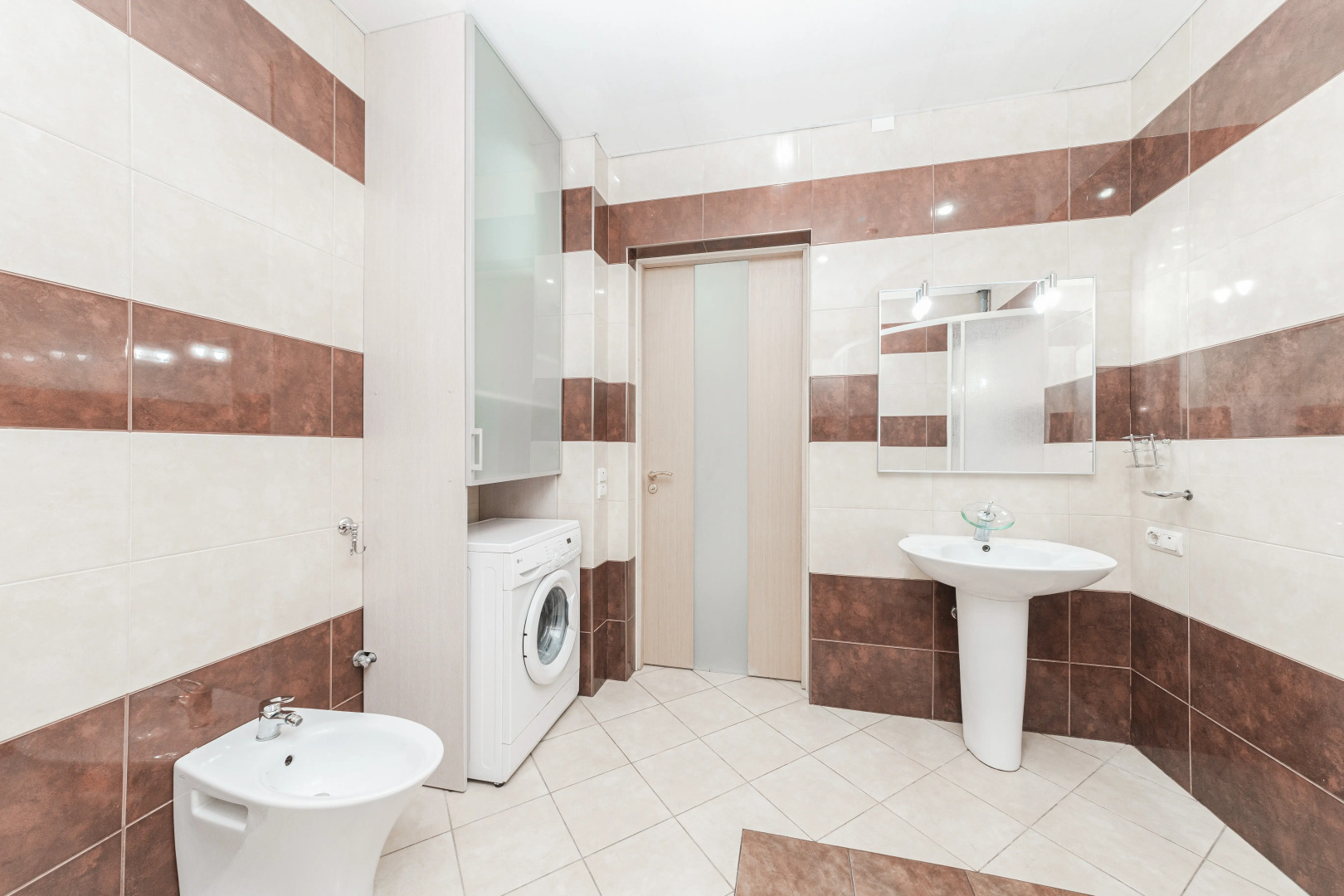 Апартаменты Улучшенные на Октябрьской Площади