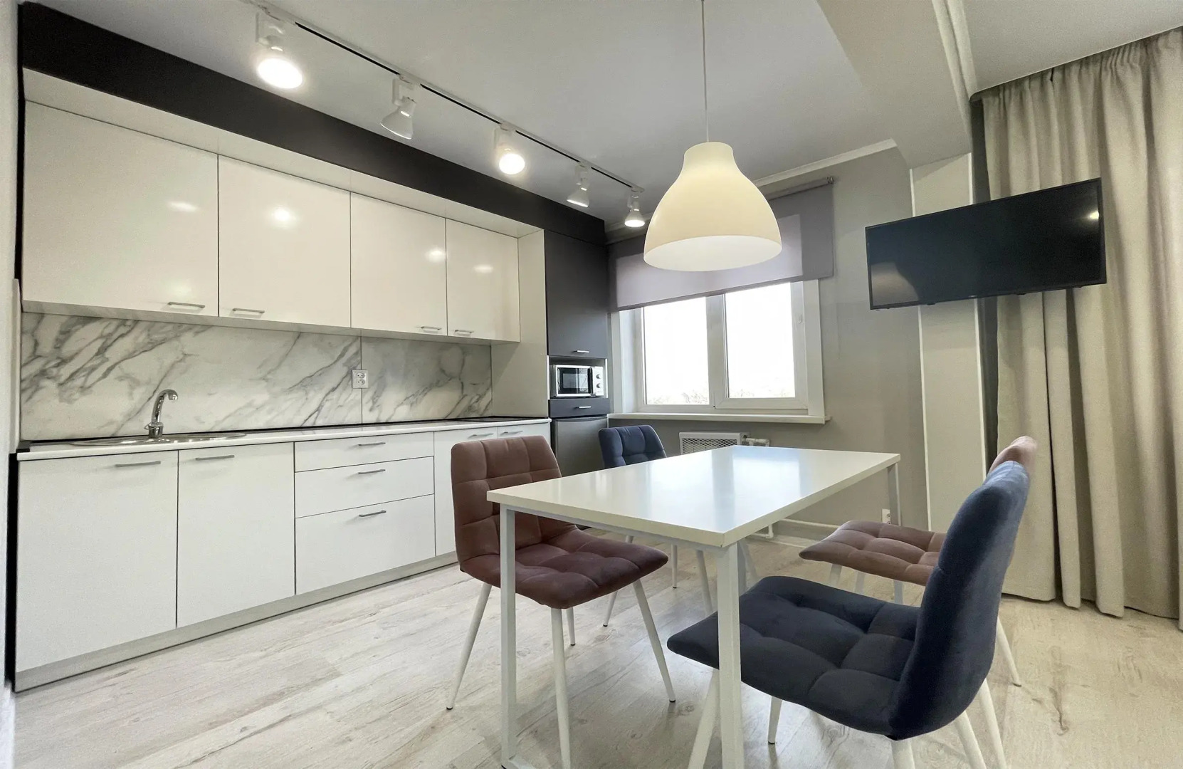 Апартаменты Добрые сутки на Мерлина 23-64