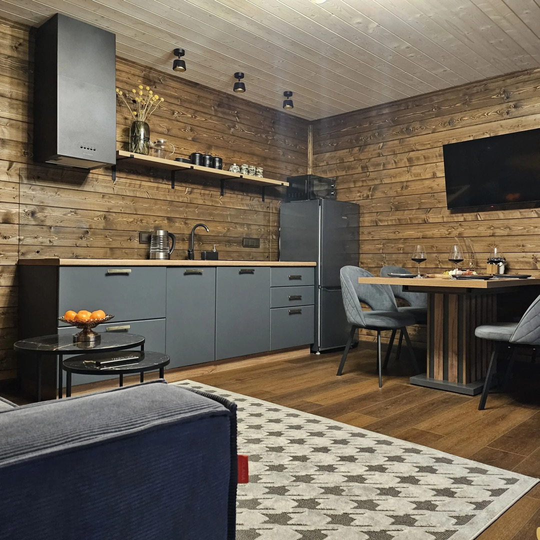 Частный дом большой