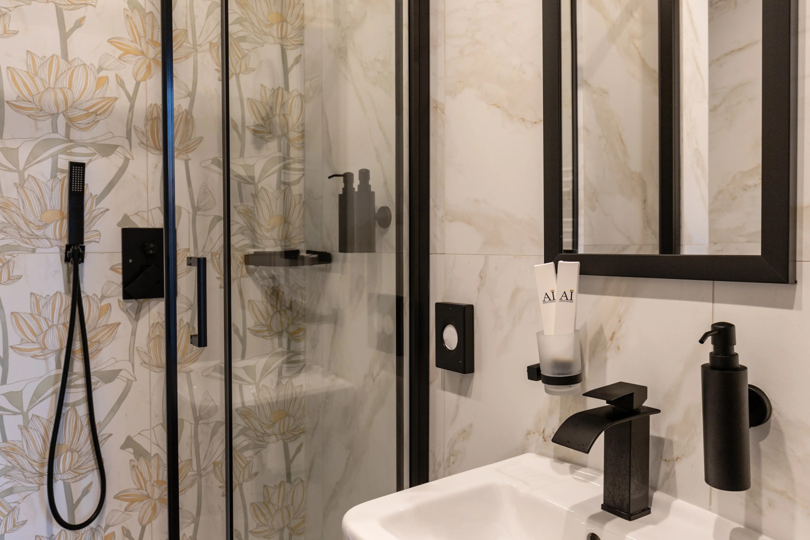 Бутик-отель Aiello Hotels - Isola Design District