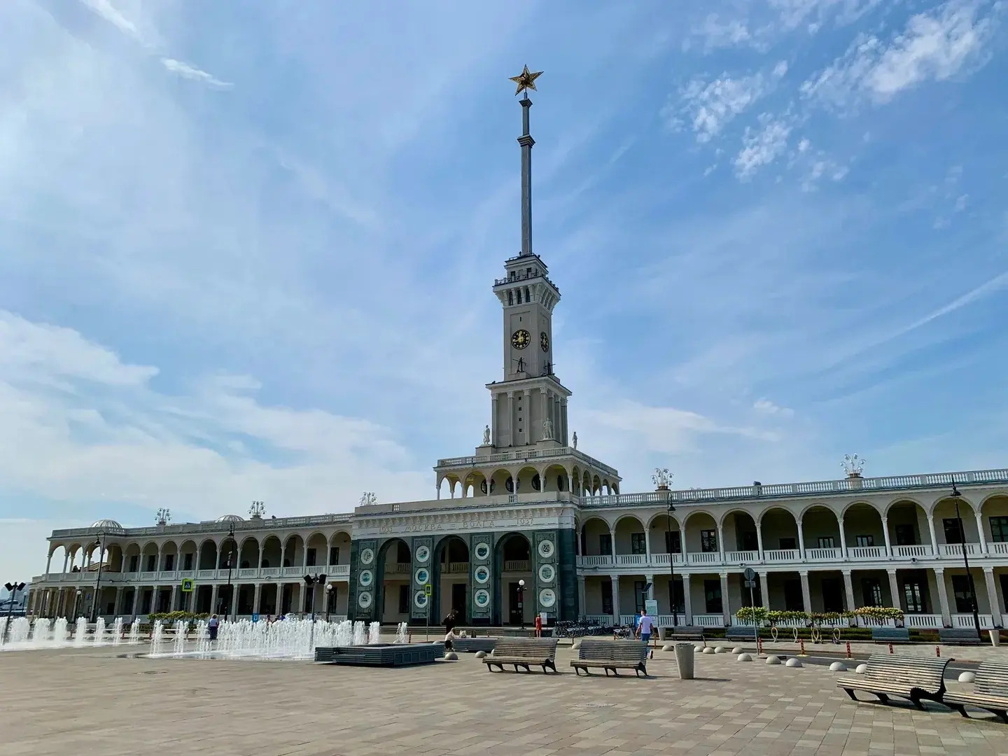 Апартаменты Причал 45 с  Видом в Парк