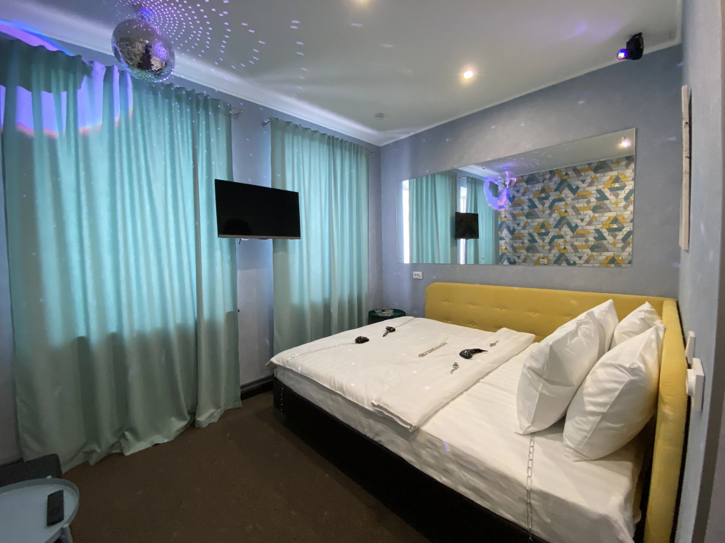 Отель Декабрист на Промышленной 60