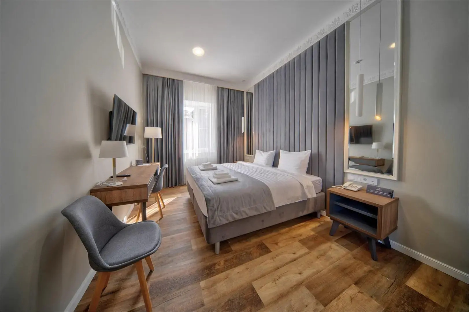 Хатти Апарт